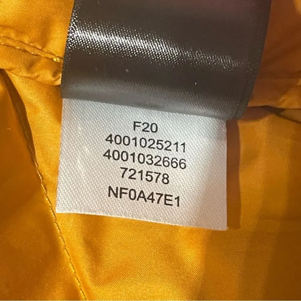 THE NORTH FACE women’s puffer vest Sz M Great tangerine color Preowned like new